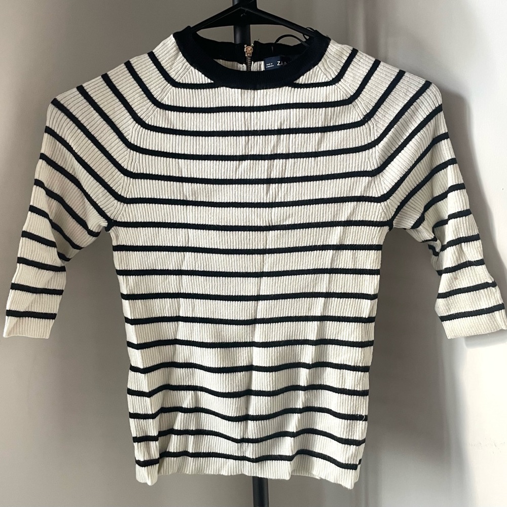 Zara knit top back zipper / Never Worm